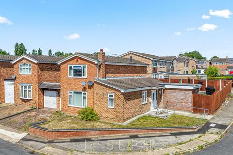 Didsbury Close, Ipswich, IP2 4 bed link detached house for sale