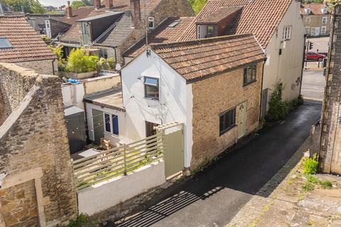 Baker Street, Frome BA11 2 bed end of terrace house for sale