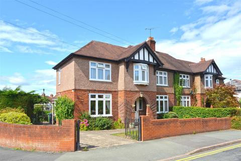 Woodfield Road, Copthorne, Shrewsbury 3 bed semi