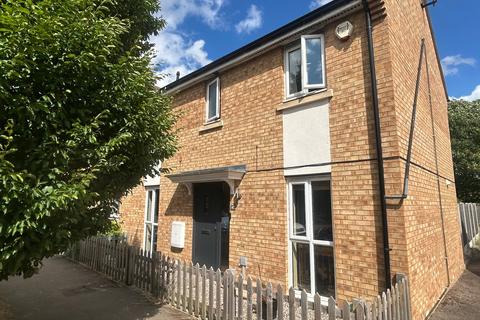 Eddington Crescent, Welwyn Garden... 3 bed semi