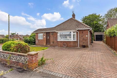 Aldridge Close, Clanfield 3 bed detached bungalow for sale