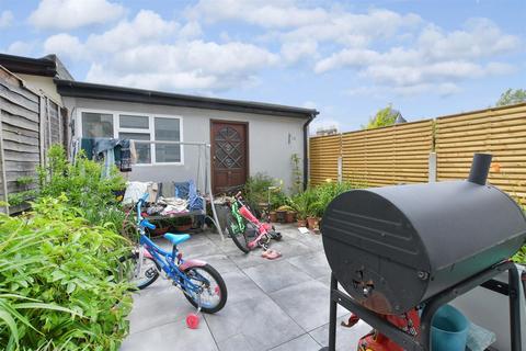 Kenilworth Avenue, Walthamstow 3 bed terraced house for sale