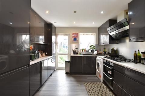 Kenilworth Avenue, Walthamstow 3 bed terraced house for sale