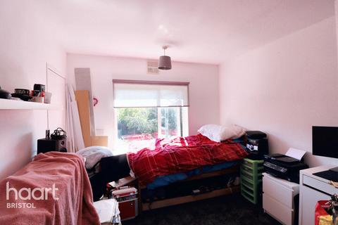 Badenham Grove, Bristol 3 bed semi