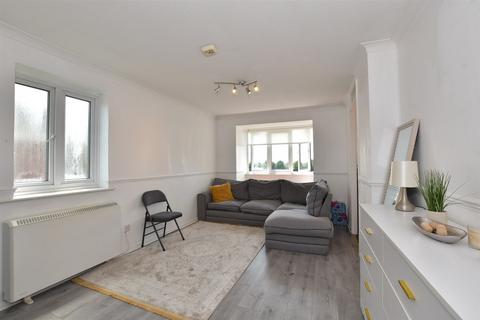 Bishops Court, Romford RM7 1 bed flat for sale