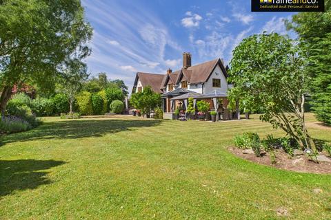 Home Farm Road, Brookmans Park 3 bed semi