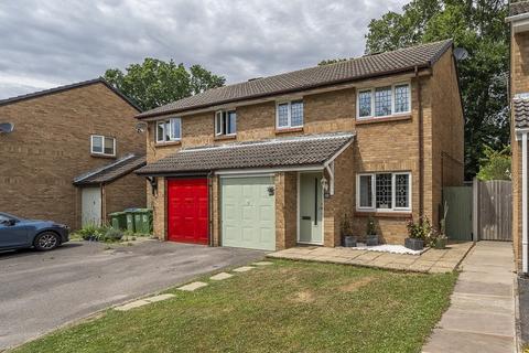 Primrose Way, Locks Heath... 3 bed semi