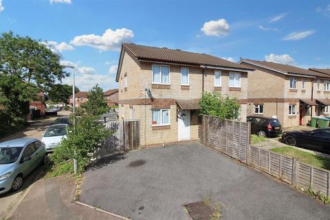Lander Road, Aylesbury 2 bed semi