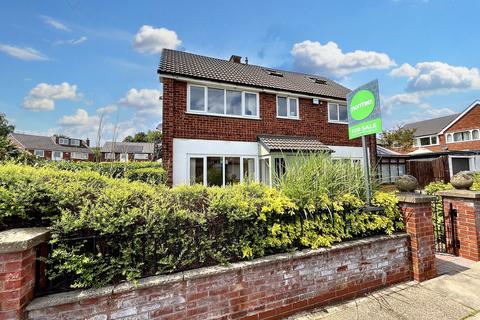 Sandown Road, Bury, BL9 4 bed semi