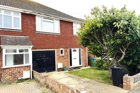 Phyllis Avenue, Peacehaven BN10 3 bed semi