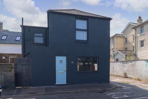 Clifton Road, Margate, CT9 2 bed detached house for sale