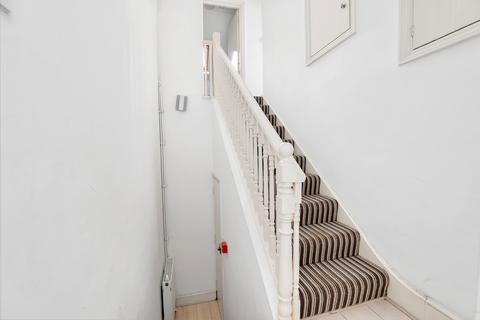 Wolfington Road, SE27 1 bed flat for sale