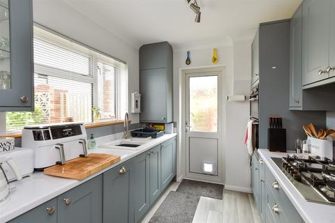 Hereward Way, Lewes, East Sussex 3 bed semi