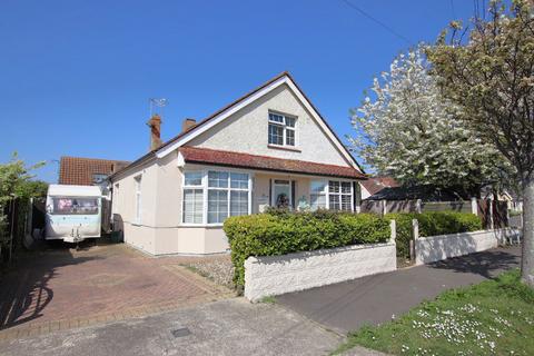 Lyndhurst Road, Holland on Sea, CO15 4 bed detached house for sale