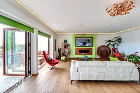 Pollard Close, Newport 4 bed detached house for sale