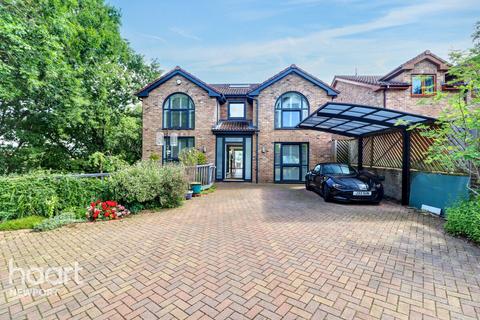Pollard Close, Newport 4 bed detached house for sale
