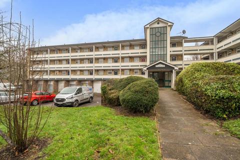 South Lynn Crescent, Bracknell... 1 bed apartment for sale