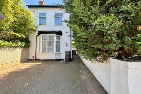 Furze Road, Thornton Heath, CR7 2 bed detached house for sale