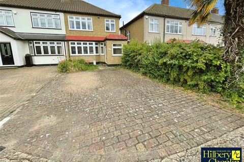 Brierley Close, Hornchurch, RM11 3 bed semi