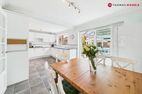 Beech Avenue, Bedfordshire SG18 4 bed detached house for sale