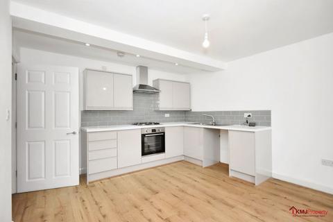 Farningham Road, Crowborough, TN6 2JP 2 bed flat for sale