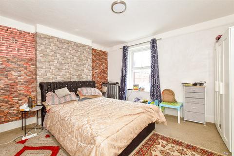 Arundel Road, Littlehampton, West Sussex 1 bed flat for sale