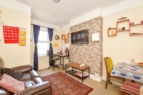Arundel Road, Littlehampton, West Sussex 1 bed flat for sale