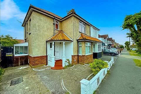 Kings Avenue, Clacton
