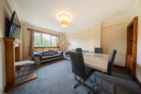 3/3 Westfield Court, Edinburgh, EH11 3 bed flat for sale