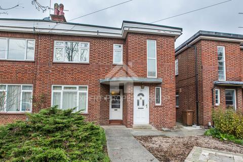 Shrublands Close, Chelmsford 3 bed maisonette for sale