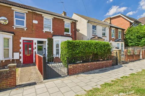 Bierton Road, Aylesbury, Buckinghamshire 3 bed semi