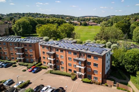 Bartlett Crescent, Buckinghamshire HP12 2 bed apartment for sale