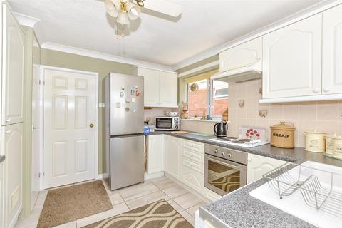 Tanner's Ridge, Waterlooville PO7 3 bed detached bungalow for sale