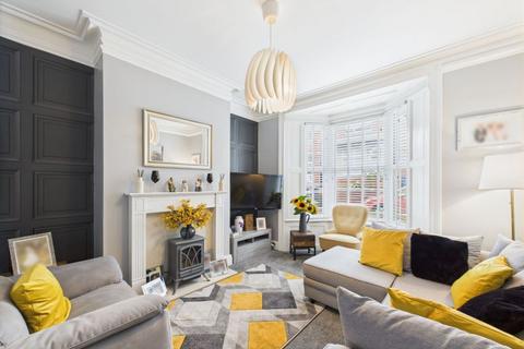 15 Falcon Terrace, Whitby 4 bed terraced house for sale