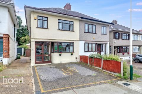 Kingshill Avenue, Romford 3 bed semi
