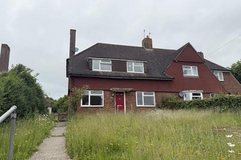 6 Church Road, Grafty Green... 3 bed semi