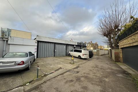 Addington Street Garage, 1