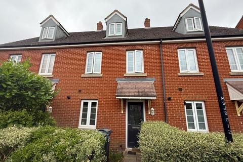 39 Swaffer Way, Ashford, Kent 3 bed terraced house for sale