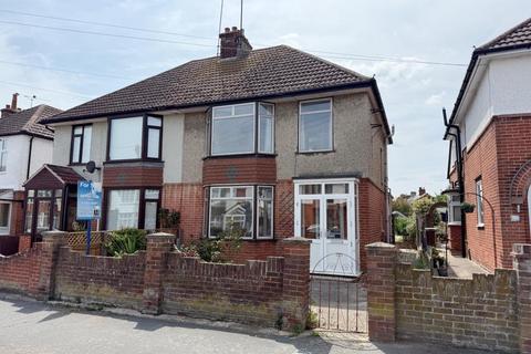 38 Highfield Avenue, Harwich, Essex 3 bed semi