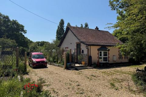 Robins Bush, Solent Road, Cranmore... 2 bed detached bungalow for sale