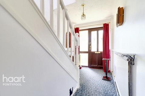 Afon Close, Pontypool 3 bed semi