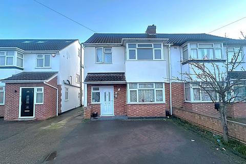 Bomer Close, Sipson, West Drayton... 3 bed semi