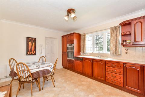 Glebe Park Avenue, Havant, Hampshire 4 bed detached house for sale