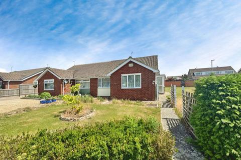 14 Hadrians Close, Coleview, Swindon... 3 bed semi