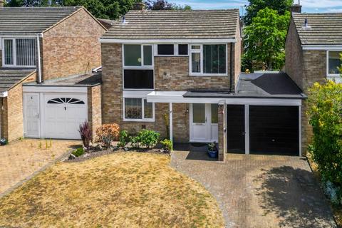 Holly Hedge Road, Camberley GU16 3 bed link detached house for sale