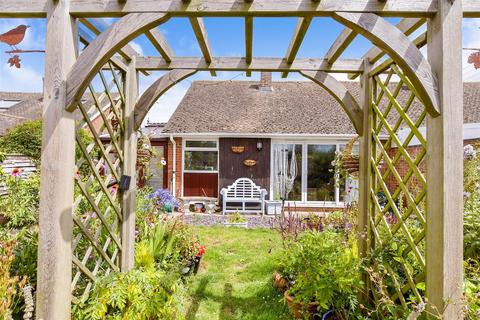 White Wood Road, Eastry, Sandwich, Kent 2 bed semi
