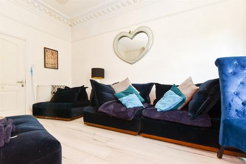 Robin Hood Lane, Sutton, Surrey 1 bed ground floor flat for sale