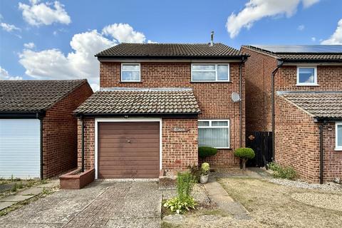 Bures Close, Stowmarket IP14 3 bed detached house for sale