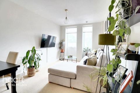 Weighton Road, London 2 bed apartment for sale