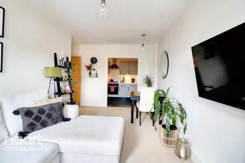 Weighton Road, London 2 bed apartment for sale